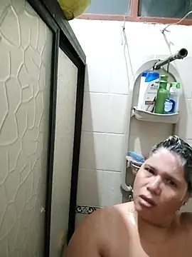 Snapshot of EllisW8 chatting on 02.13.25 EllisW8 online show from 02.13.25