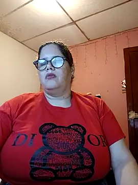 Snapshot of EllisW8 chatting on 02.18.25 EllisW8 online show from 02.18.25