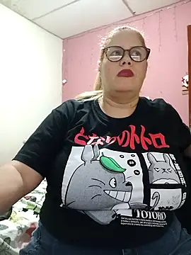 Snapshot of EllisW8 chatting on 02.28.25 EllisW8 online show from 02.28.25