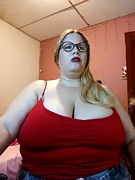 Snapshot of EllisW8 chatting on 03.21.25 EllisW8 online show from 03.21.25