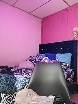 Snapshot of EllisW8 chatting on 09.26.25 EllisW8 online show from 09.26.25