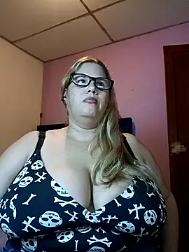 EllisW8 online show from 04.11.26