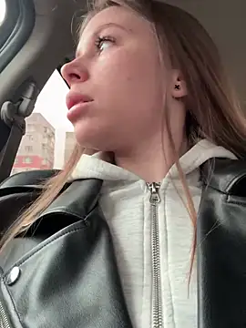 Snapshot of MilissaSee chatting on 03.11.25 MilissaSee online show from 03.11.25