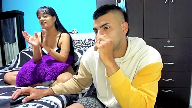 Snapshot of 2ScarletandRyan8 chatting on 10.22.25 2ScarletandRyan8 online show from 10.22.25