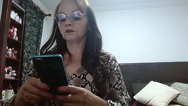 asleycavta online show from 10.25.25