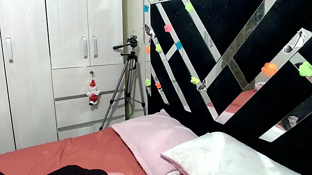 katery wok11 online show from 04.22.26