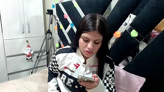 Snapshot of katery_wok11 chatting on 04.26.26 katery wok11 online show from 04.26.26