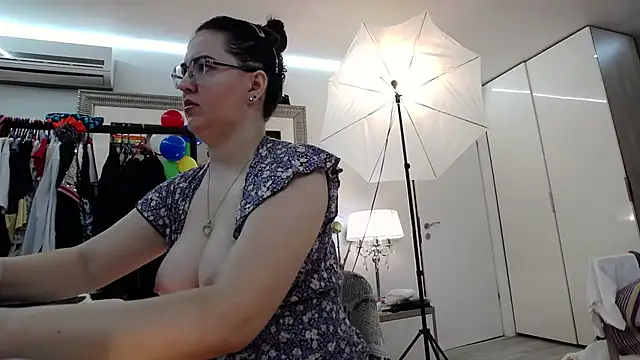 ILoveToFeelU online show from 01.28.25