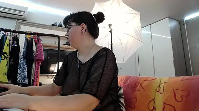 ILoveToFeelU online show from 09.28.25