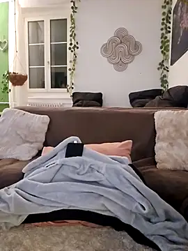 Mia Railey online show from 01.17.25