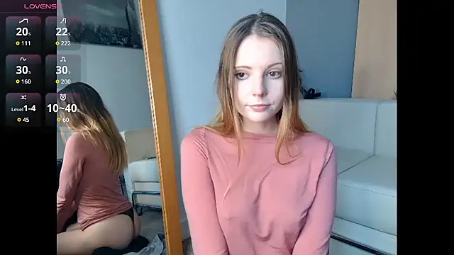 Snapshot of Frosty_Princess chatting on 11.11.25 Frosty Princess online show from 11.11.25