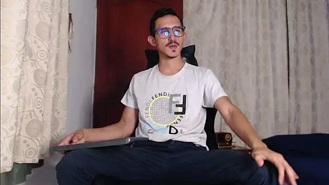 HomeAloneK online show from 09.28.25