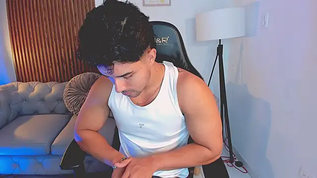 Snapshot of liam_collins21 chatting on 10.24.25 liam collins21 online show from 10.24.25