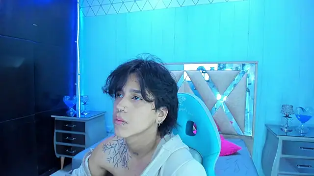 Snapshot of alex_477 chatting on 02.09.26 alex 477 online show from 02.09.26