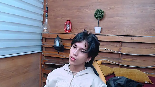 Snapshot of alex_477 chatting on 02.11.26 alex 477 online show from 02.11.26