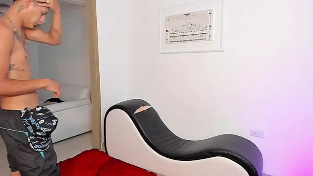 Snapshot of brutal_sex_room2 chatting on 02.15.25 brutal sex room2 online show from 02.15.25