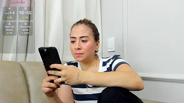 Lia walton online show from 11.28.25