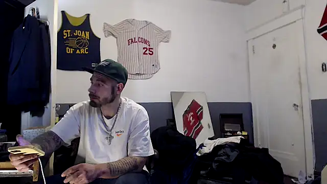 Snapshot of sledge901 chatting on 01.27.25 sledge901 online show from 01.27.25