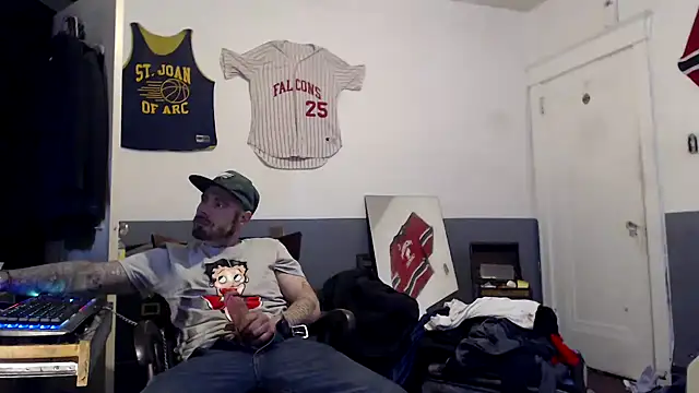 Snapshot of sledge901 chatting on 01.28.25 sledge901 online show from 01.28.25