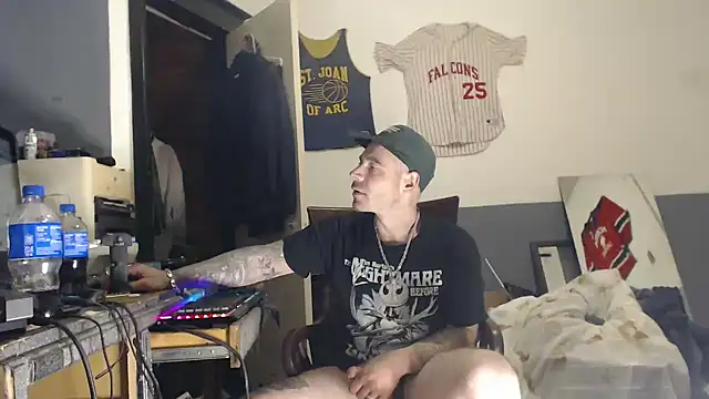 Snapshot of sledge901 chatting on 02.20.25 sledge901 online show from 02.20.25