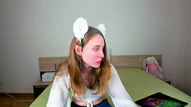 Cowell Adelina online show from 11.17.25