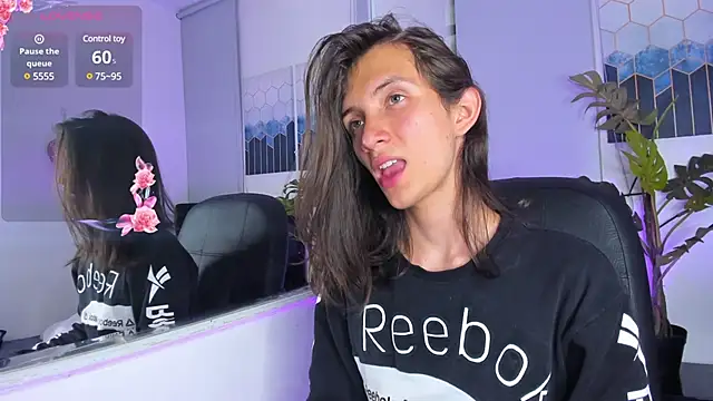 Snapshot of Feniix__ chatting on 01.31.25 Feniix online show from 01.31.25