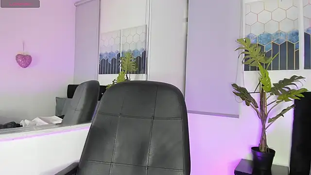 Snapshot of Feniix__ chatting on 02.07.25 Feniix online show from 02.07.25