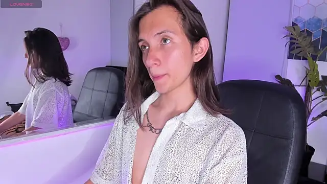 Snapshot of Feniix__ chatting on 02.09.25 Feniix online show from 02.09.25