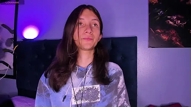 Snapshot of Feniix__ chatting on 10.03.25 Feniix online show from 10.03.25