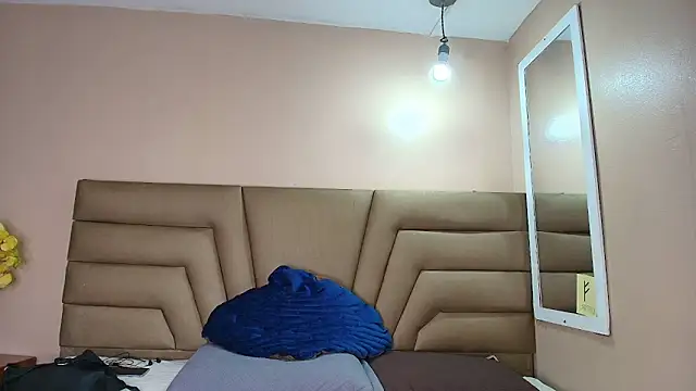 Snapshot of Feniix__ chatting on 11.06.25 Feniix online show from 11.06.25