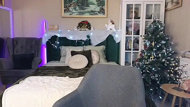 JoanneGG online show from 12.18.24