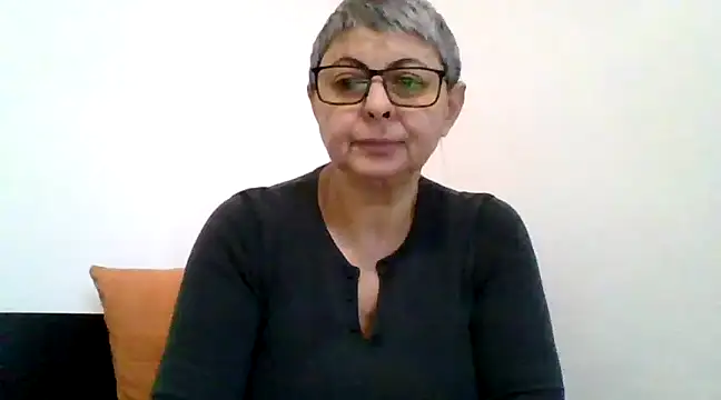 Snapshot of roseblak42 chatting on 02.28.25 roseblak42 online show from 02.28.25