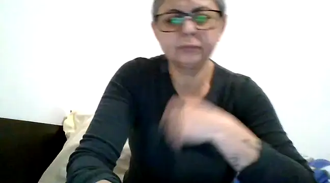 Snapshot of roseblak42 chatting on 02.28.25 roseblak42 online show from 02.28.25