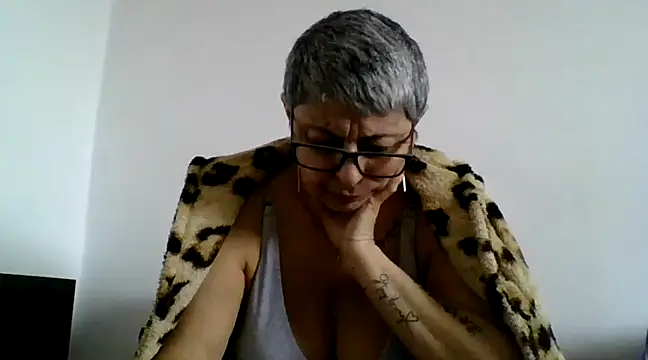 Snapshot of roseblak42 chatting on 03.03.25 roseblak42 online show from 03.03.25