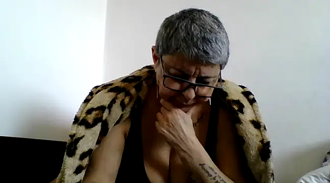 Snapshot of roseblak42 chatting on 03.07.25 roseblak42 online show from 03.07.25