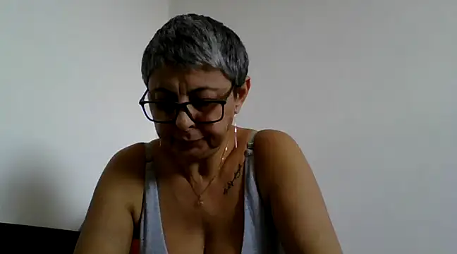 Snapshot of roseblak42 chatting on 03.10.25 roseblak42 online show from 03.10.25