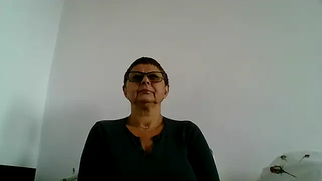 Snapshot of roseblak42 chatting on 10.02.25 roseblak42 online show from 10.02.25