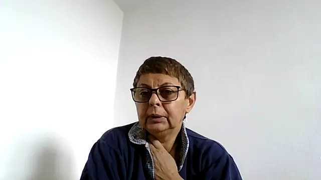 Snapshot of roseblak42 chatting on 10.18.25 roseblak42 online show from 10.18.25