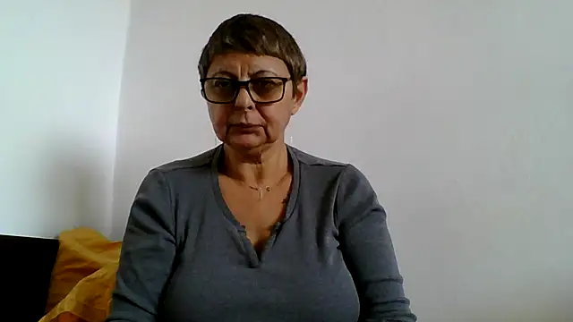 Snapshot of roseblak42 chatting on 10.26.25 roseblak42 online show from 10.26.25