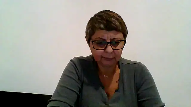 Snapshot of roseblak42 chatting on 11.05.25 roseblak42 online show from 11.05.25