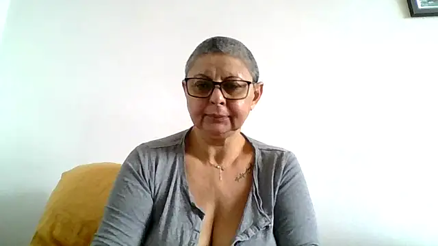 roseblak42 online show from 11.20.25