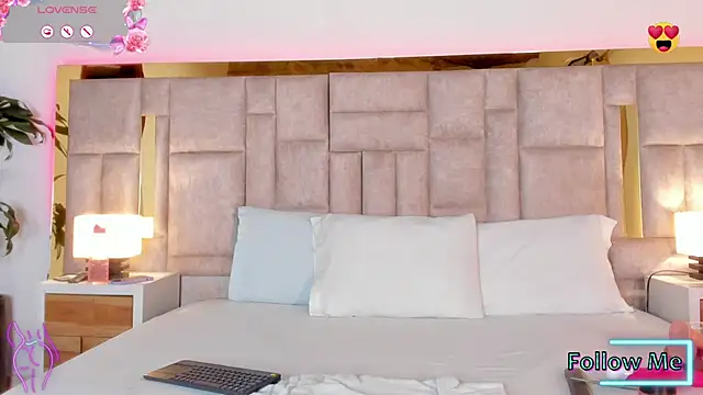 Snapshot of Miss_Abigail_ chatting on 03.01.25 Miss Abigail online show from 03.01.25