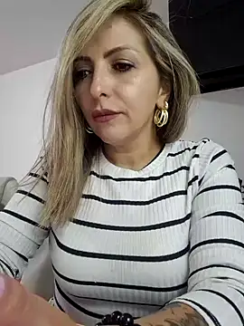  Abril-Office1 online show from 02.04.25