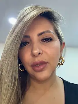  Abril-Office1 online show from 11.19.25