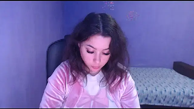 LovelyJulliette online show from 01.30.25