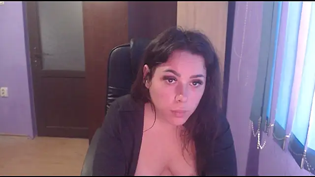 LovelyJulliette online show from 02.02.25