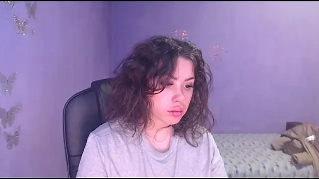 LovelyJulliette online show from 02.13.25