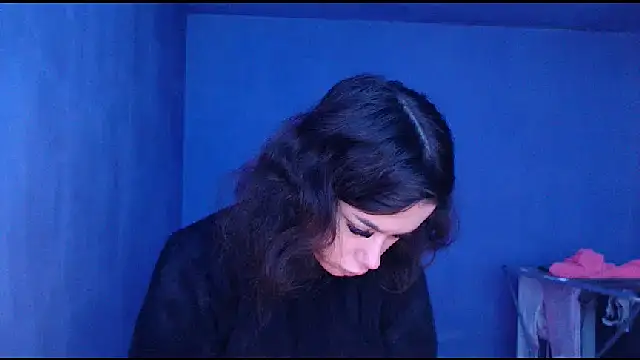 LovelyJulliette online show from 02.17.25