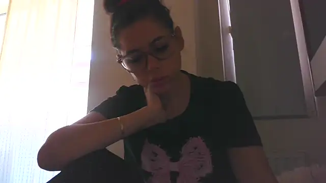 LovelyJulliette online show from 10.17.25