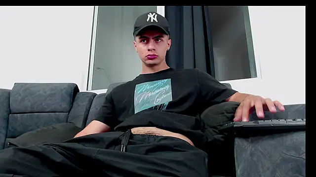 Stiven CL online show from 09.18.25